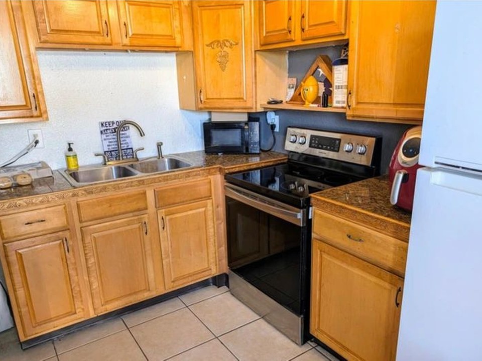 Kitchen after moppop cleaning